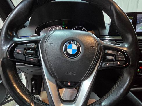 Used 2018 BMW 530i xDrive AWD/4WD image 29