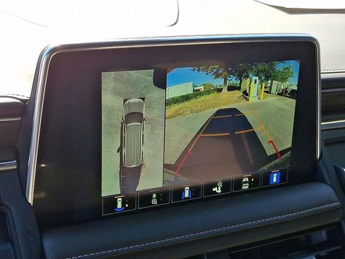 Certified 2023 Chevrolet Suburban Z71 w/ Luxury Package AWD/4WD image 19