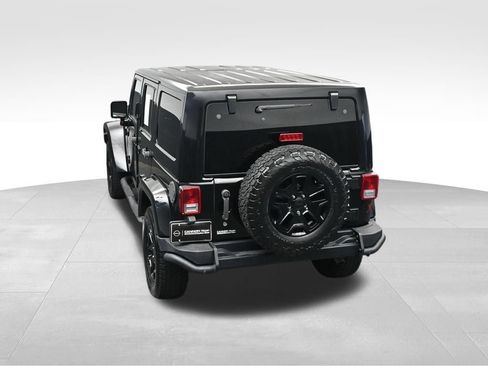 Used 2016 Jeep Wrangler Unlimited Sahara AWD/4WD image 33
