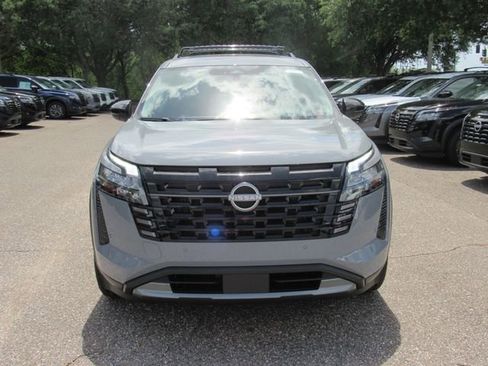New 2026 Nissan Pathfinder Platinum FWD image 9