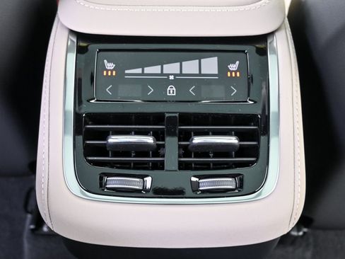 Certified 2026 Volvo XC90 B6 Plus w/ Protection Package Premier AWD/4WD image 24