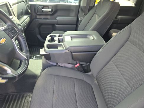Used 2022 Chevrolet Silverado 2500 Custom w/ Custom Value Package AWD/4WD image 17
