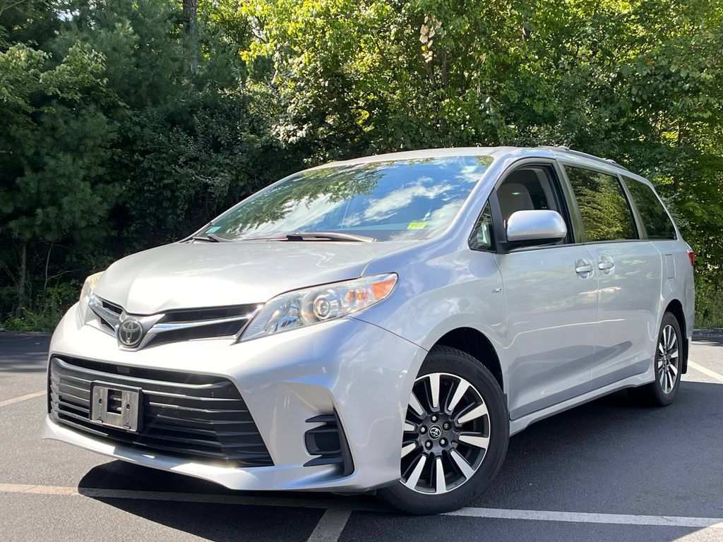 Used 2018 Toyota Sienna LE AWD/4WD image 27