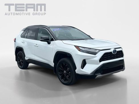 Used 2024 Toyota RAV4 XSE AWD/4WD image 1