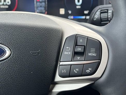 Certified 2025 Ford Explorer Active w/ Active Comfort Package image 29