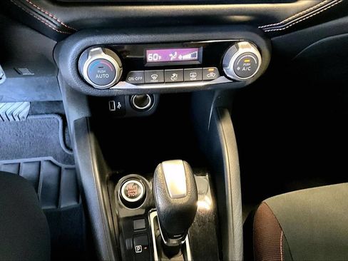 Used 2020 Nissan Versa SR FWD image 11