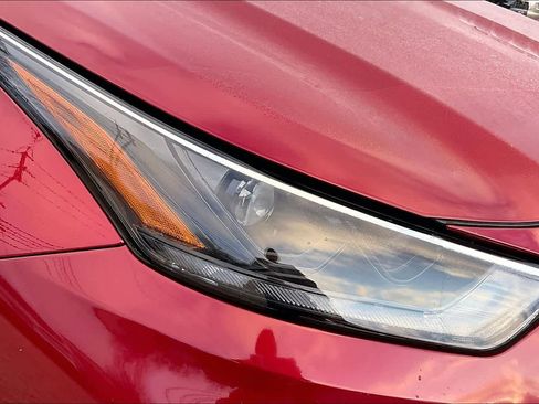 Used 2024 Toyota Highlander XLE image 28