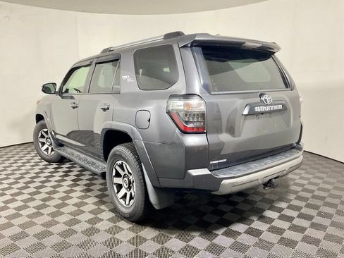 Used 2018 Toyota 4Runner TRD Off-Road AWD/4WD image 12