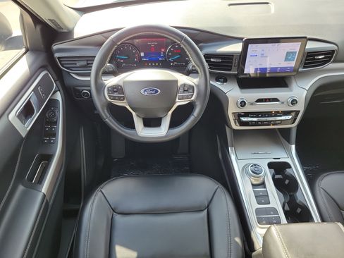 Used 2023 Ford Explorer XLT w/ Equipment Group 202A RWD image 21