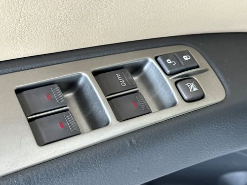 Used 2009 Subaru Tribeca Special Edition AWD/4WD image 13