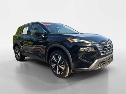 Certified 2026 Nissan Rogue SL AWD/4WD image 8