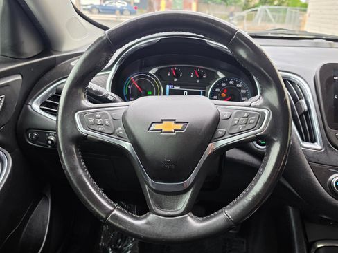 Used 2018 Chevrolet Malibu Hybrid w/ Driver Confidence Package FWD image 17
