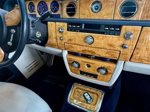 Used 2009 Rolls-Royce Phantom Sedan RWD image 21