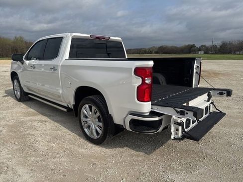 Used 2025 Chevrolet Silverado 1500 High Country w/ High Country Premium Package image 4