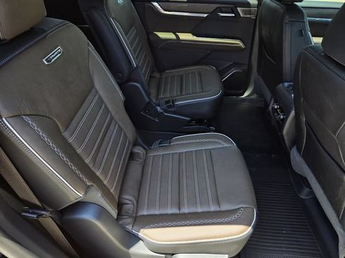 New 2026 GMC Acadia Denali Ultimate w/ LPO, Floor Liner Package AWD/4WD image 35
