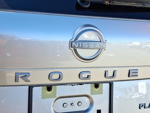New 2026 Nissan Rogue Platinum w/ Platinum Premium Package image 3