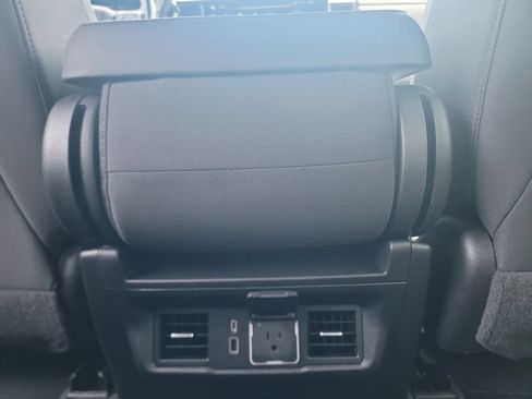 Used 2022 Chevrolet Silverado 1500 RST AWD/4WD image 16