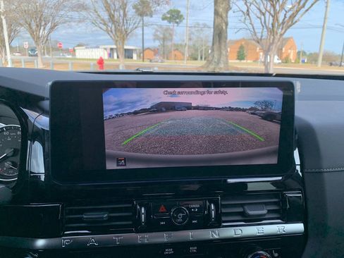 New 2026 Nissan Pathfinder SV image 14