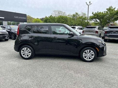 Certified 2022 Kia Soul LX FWD image 2