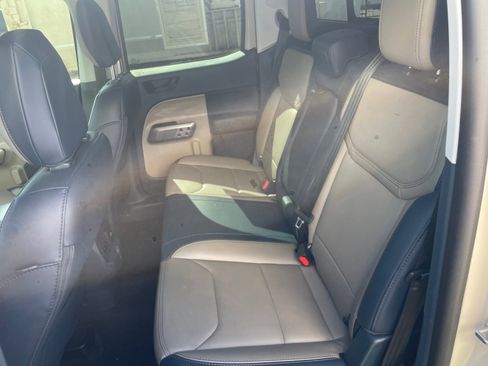 Certified 2025 Ford Maverick Lariat w/ 4K Tow Package AWD/4WD image 26