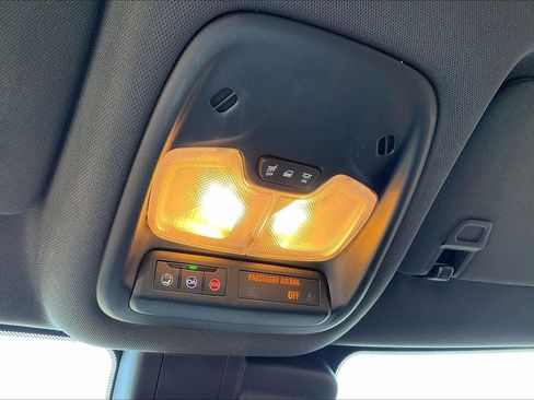 Used 2022 Chevrolet TrailBlazer RS image 36