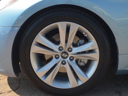 Used 2011 Hyundai Genesis 2.0T image 24