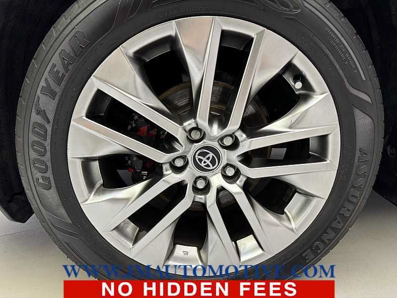 Used 2021 Toyota RAV4 XLE Premium AWD/4WD image 9
