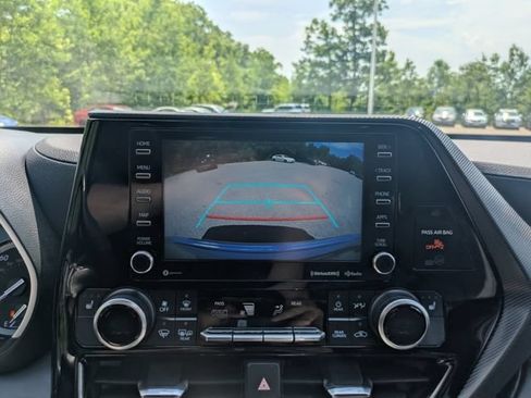 Used 2022 Toyota Highlander XSE AWD/4WD image 26