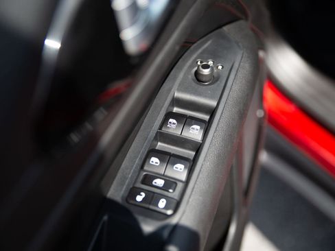 Used 2025 Jeep Compass Trailhawk AWD/4WD image 19