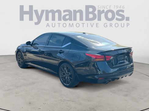 Certified 2025 Nissan Altima 2.5 SR w/ SR Premium Package FWD image 6