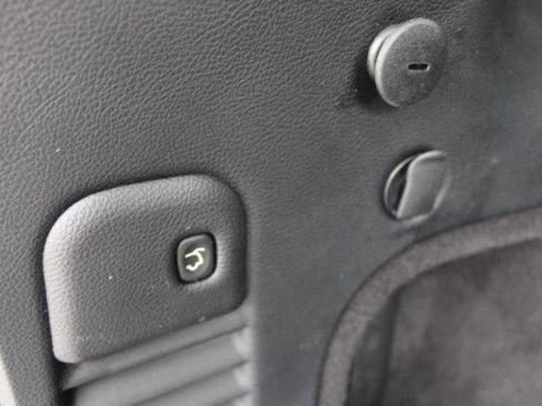 Used 2017 Jeep Grand Cherokee Limited image 10