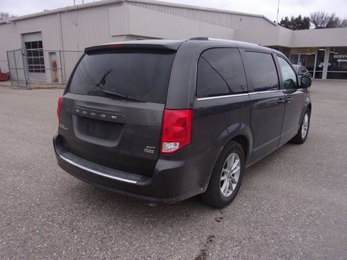 Used 2019 Dodge Grand Caravan SXT image 7