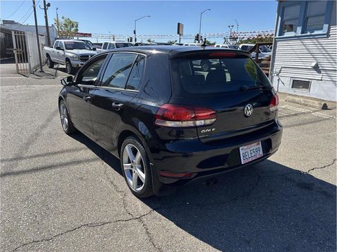 Used 2013 Volkswagen Golf 4-Door FWD image 5