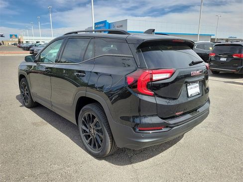 New 2024 GMC Terrain SLT w/ Infotainment Package II image 7