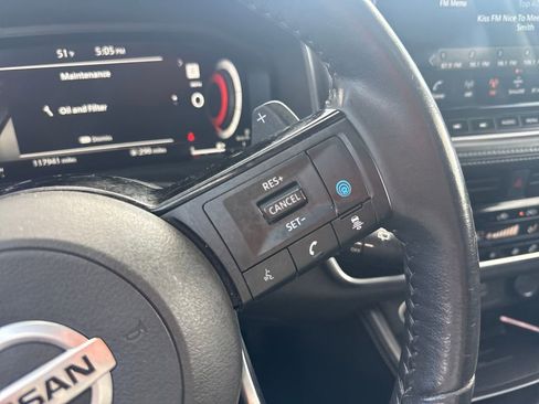 Used 2021 Nissan Rogue Platinum AWD/4WD image 27
