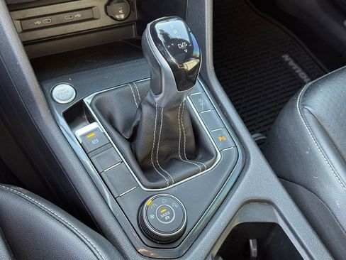 Used 2022 Volkswagen Tiguan SE R-Line image 30