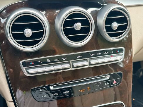 Used 2018 Mercedes-Benz GLC 300 image 15