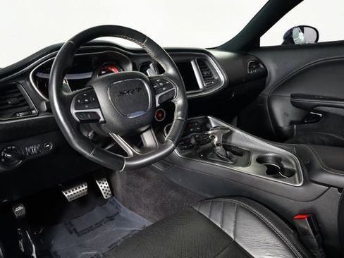 Used 2016 Dodge Challenger SRT Hellcat RWD image 2