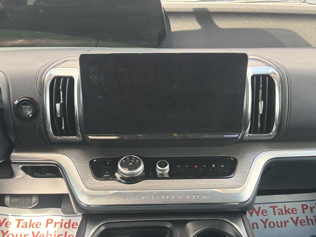 Used 2025 Ford Expedition Max Platinum AWD/4WD image 18