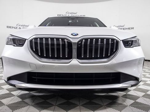Used 2024 BMW 530i w/ Premium Package RWD image 5