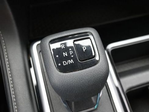Used 2022 Nissan Pathfinder SL AWD/4WD image 23