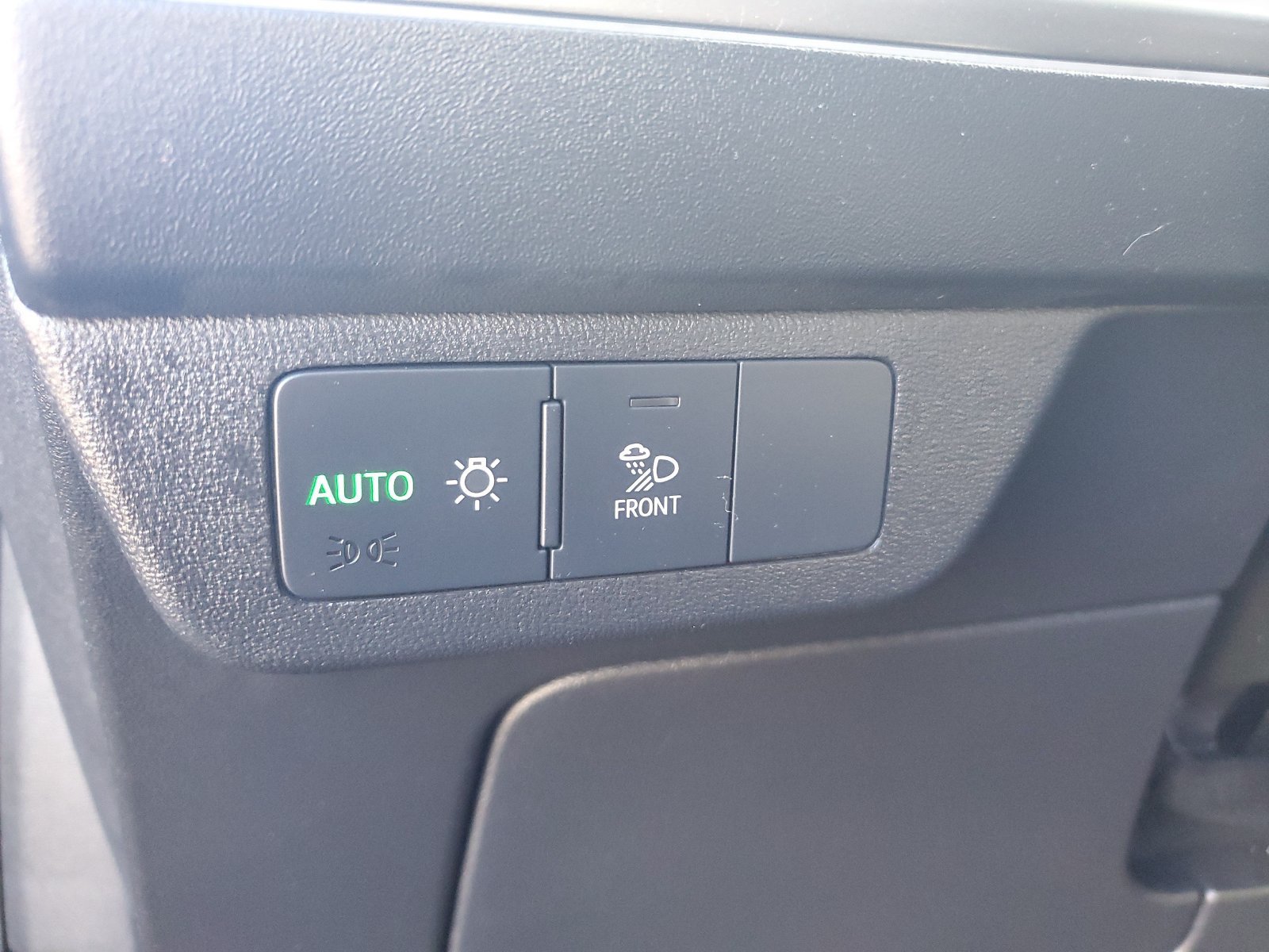Used 2024 Audi Q4 e-tron Prestige AWD/4WD image 23
