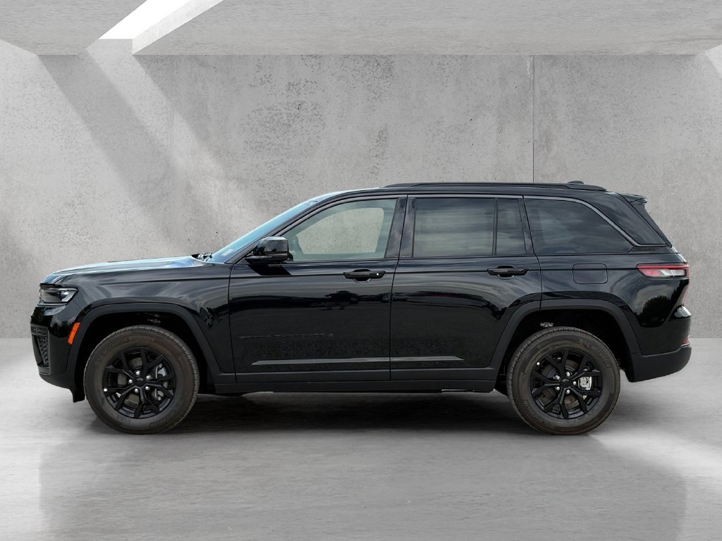 New 2026 Jeep Grand Cherokee Altitude RWD image 8