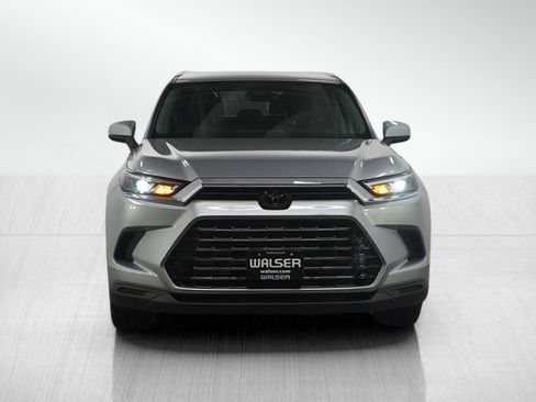 Used 2024 Toyota Grand Highlander XLE image 8