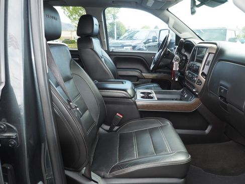 Used 2017 GMC Sierra 2500 Denali w/ Duramax Plus Package AWD/4WD image 20
