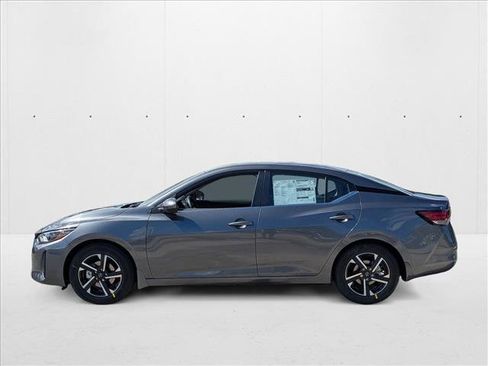 New 2025 Nissan Sentra SV image 5
