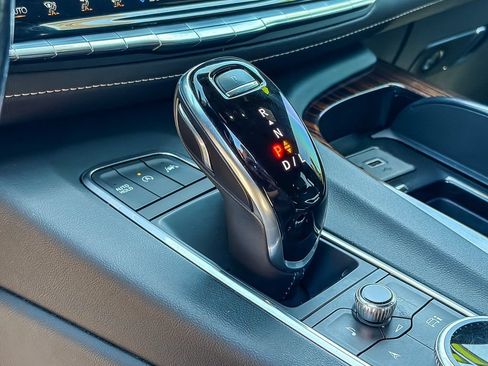 Certified 2021 Cadillac Escalade ESV Premium Luxury w/ Driver Assist Tech Package AWD/4WD image 43