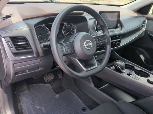 Used 2023 Nissan Rogue S AWD/4WD image 10