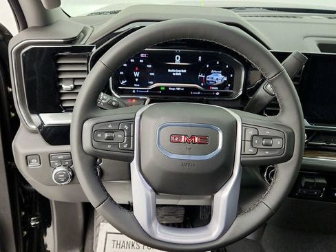 Used 2025 GMC Sierra 1500 Elevation image 13