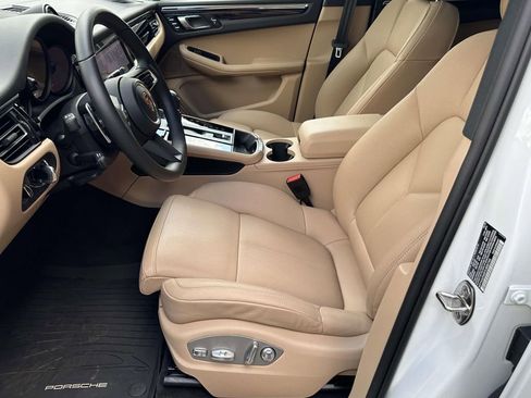 Certified 2026 Porsche Macan AWD/4WD image 20